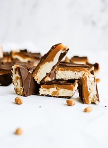 snickers-fudge-recipe-six-sisters-stuff image