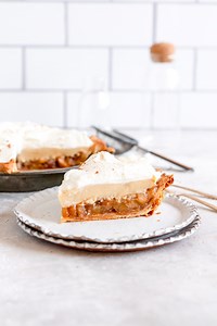 butterscotch-apple-pie-by-erin-mcdowell-cloudy-kitchen image