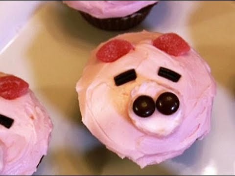 how-to-make-pink-piggy-red-velvet-cupcakes-food image