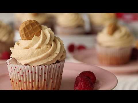 how-to-make-pbj-cupcakes-dessert image