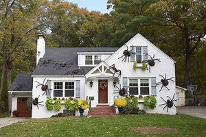 how-to-make-giant-diy-spiders-for-halloween-better image