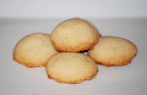 polvorones-puerto-rican-shortbread-cookies-delishably image