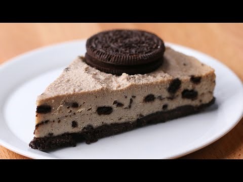 vegan-cookies-and-cream-cheesecake image