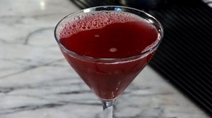 how-to-make-a-royal-blush-cocktail-epicurious image