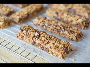chocolate-chip-granola-bars-homemade-granola-bar image