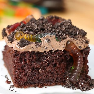 worms-and-dirt-poke-cake-get-down-in-the-dirt-with image