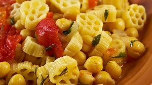 how-to-make-chickpea-pasta-pasta-e-ceci-by-rachael image