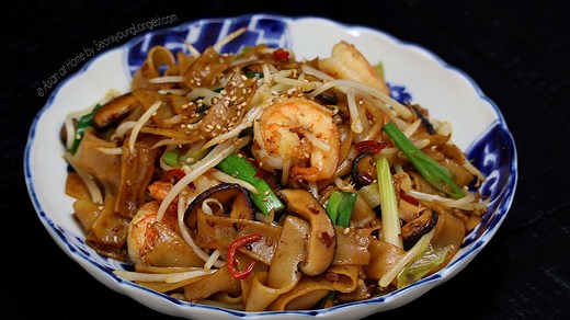 shrimp-chow-fun-recipe-video-seonkyoung-longest image