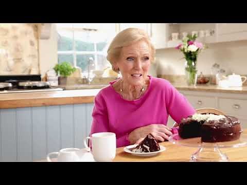 mary-berry-chocolate-cake-masterclass-with-lakeland image