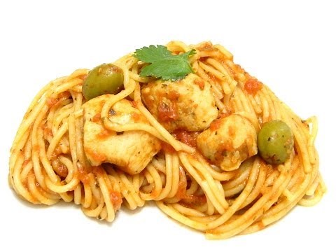 spaghetti-with-chicken-boricua-style-espaguetis-con image