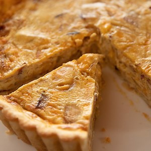 how-to-make-rees-cowboy-quiche-the-pioneer-woman image