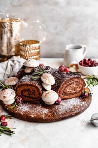 vegan-christmas-yule-log-cake-bche-de-nol image