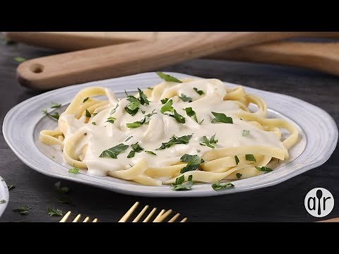 how-to-make-buttery-alfredo-sauce-sauce image
