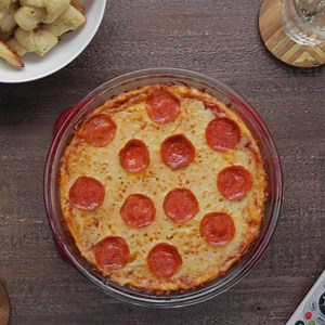 pepperoni-pizza-dip-with-garlic-knots-facebook image